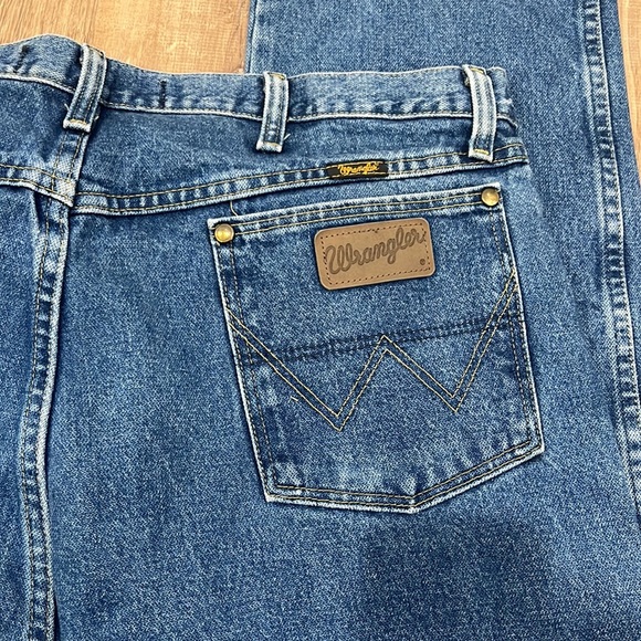 Wrangler | George Strait Cowboy Cut Jeans - Picture 6 of 7